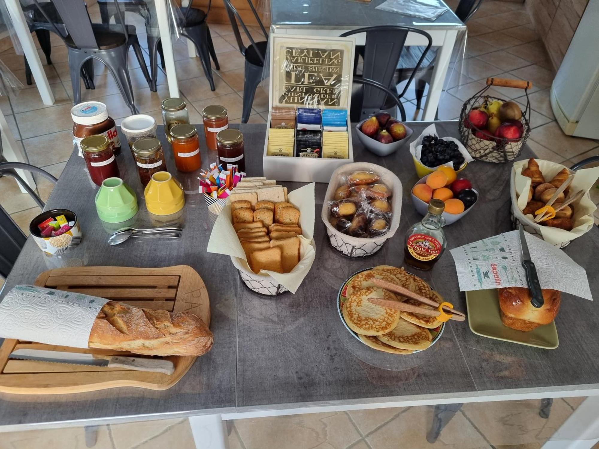 La Fanette Hotel Montbrison-sur-Lez Luaran gambar